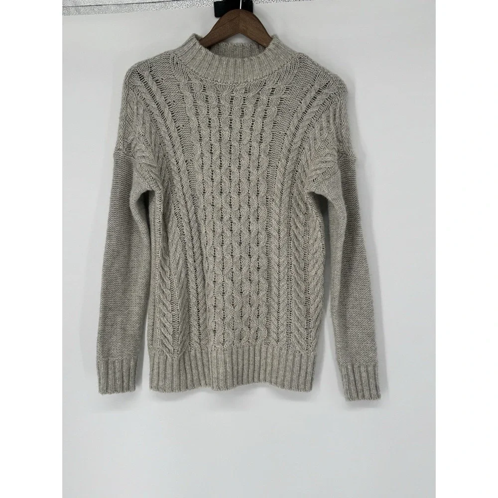 Banana Republic Factory Cable Knit Women's Beige Sweater XS‎ Open Knit Soft
